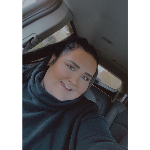 Meet your Posher, Cassidy - Picture 1 of 1